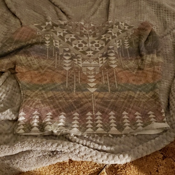 Top - Picture 2 of 2